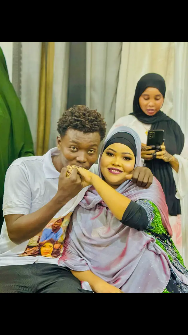 A post by @xayaatiqurux14 on TikTok caption: @LAMA JOJIYE 👰 NAJMO FAMILY❤️ 👑😘