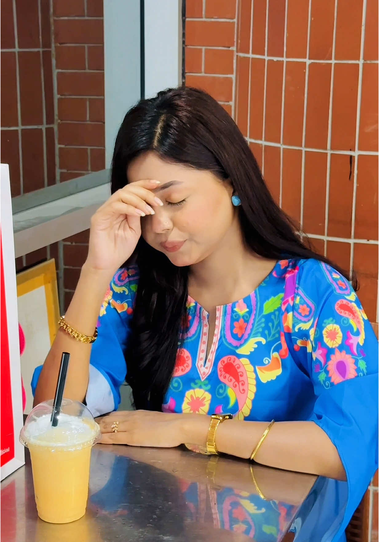 A post by @arohi_mim on TikTok caption: আপনার ছোট ভাই বোন ও কি এভাবে আপনার পকেট ফাঁকা করে?  #OPPOEidOffer #OPPOBangladesh #EidWithOPPO #arohimim #foryoupage  