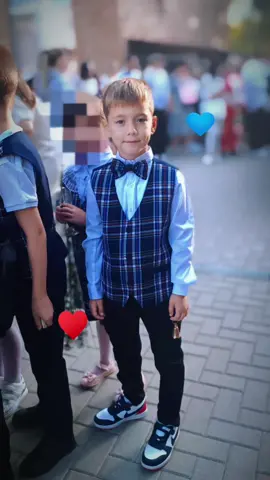 A post by @w_kriss_88 on TikTok caption: #scolarulmeuperfect❤️🍀♾️ 