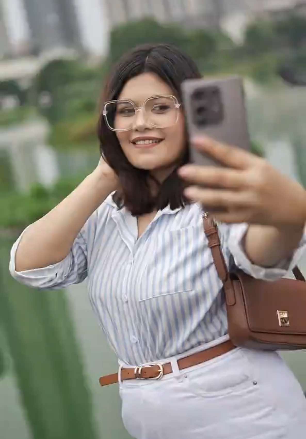 A post by @harshyuofficial on TikTok caption: Life එක upgrade කරගන්න smart living එකකට හොදම example එක Infinix Note 50 #PremiumbyDesign #InfinixNOTE50 #srilanka #folax #fypシviralvideoforyouii #fyp #srilankangirl #fyplanka #whattowatch #trendingnow 