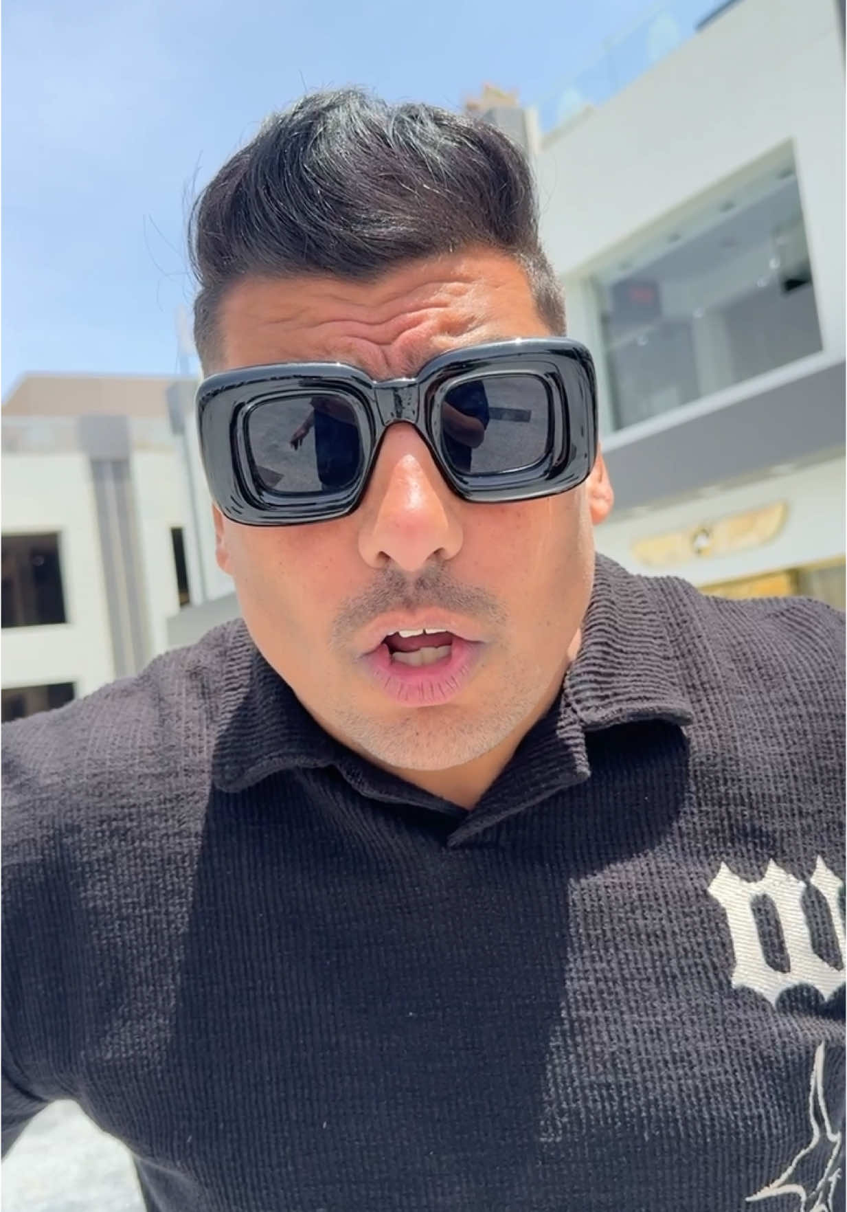 A post by @elshazly_11 on TikTok caption: #الشاذلي_هيلف_مصر حد عرف المكان فين ؟  وانت كمان ممكن تأجر مكان في نفس المول والي يلحق يلحق 01005777923
