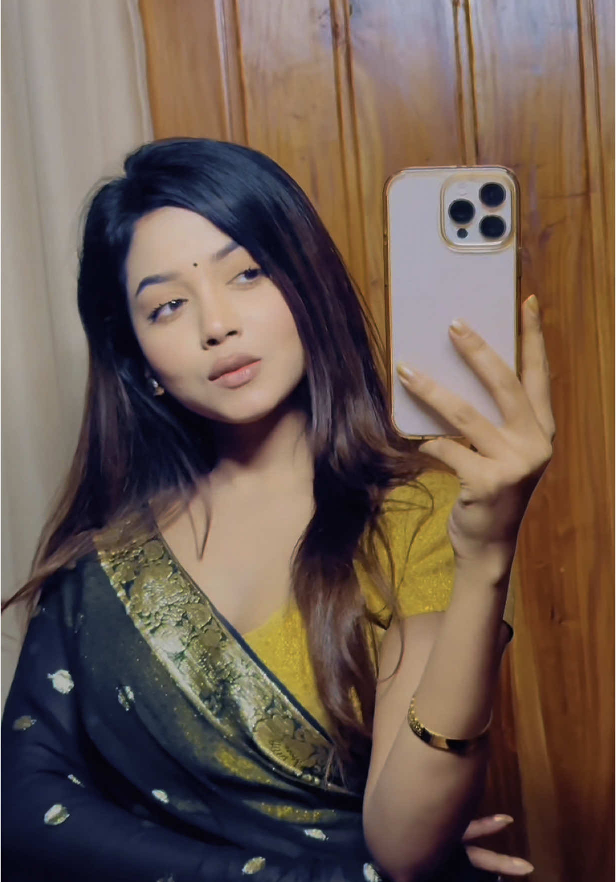 A post by @arohi_mim on TikTok caption: 🖤 