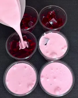 A post by @recetasdeadela on TikTok caption: Postre de gelatina, preparado con solo dos ingredientes 
