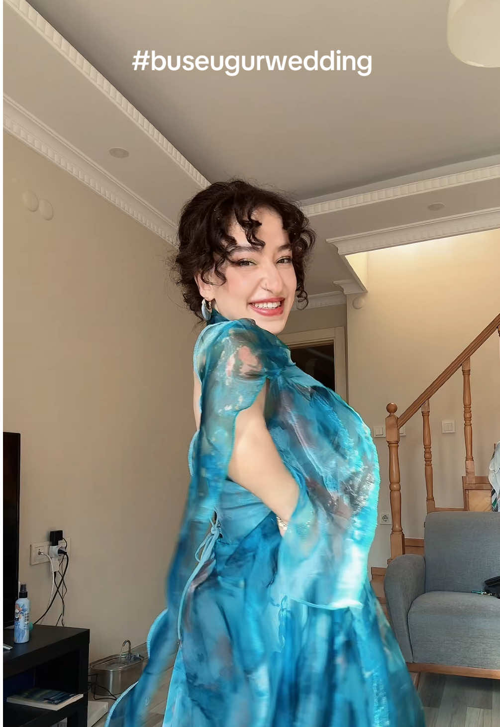 A post by @zehrainsallah on TikTok caption: kızzzzlarrrrrr hasçelikler evrenine gidiyoruz çooook heyecanlıyım Busem 🥀🫂 hep mutlu ol seni seviyorum Uğur abim de sana iyi baksın ❤️