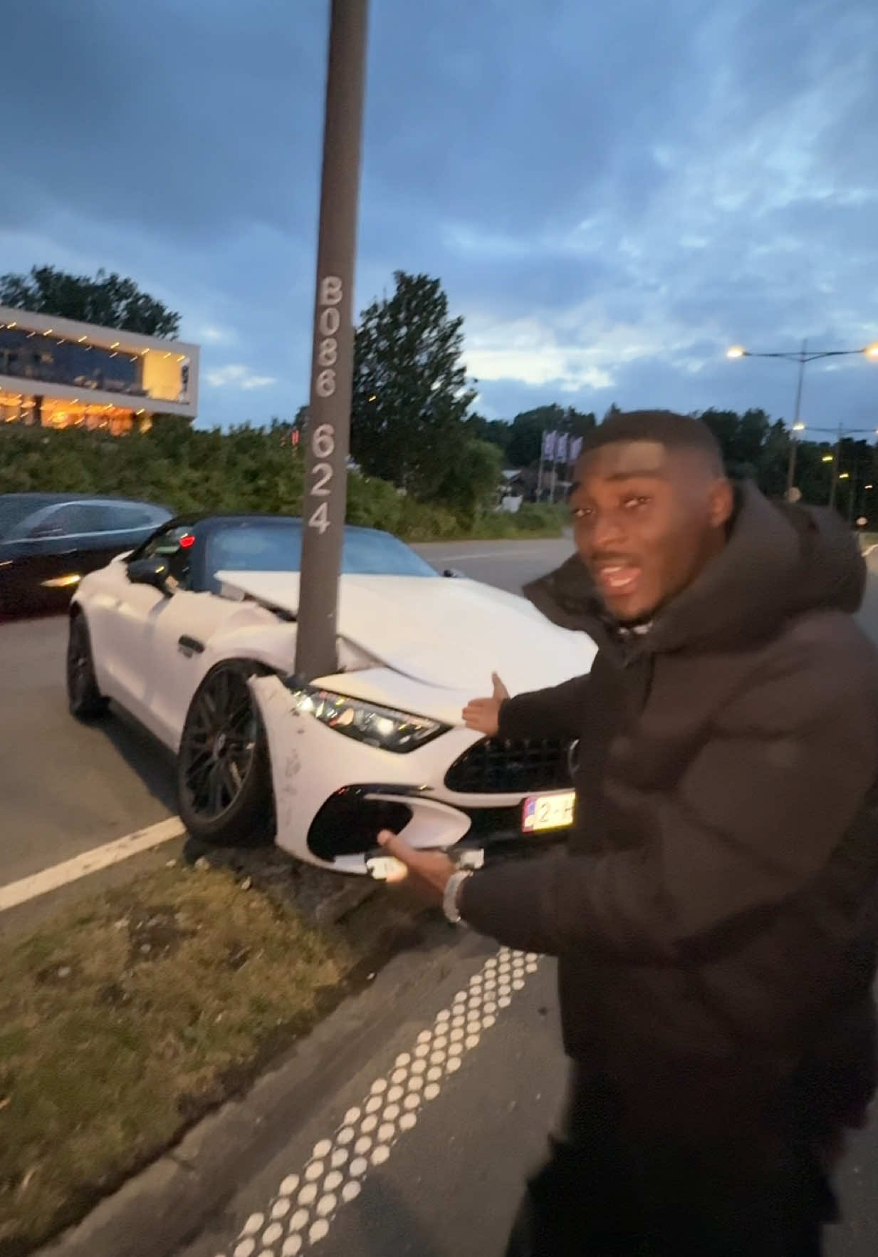 A post by @moses_carss on TikTok caption: Mon crash part.1 🫤 #sl63 #crash #accident @Nath 