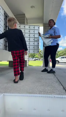 A post by @victoria_danyelle on TikTok caption: Its summer time. #work #working #myjob #fyp #foryoupage #fypシ゚viral #fypシ #fyppppppppppppppppppppppp #fy 
