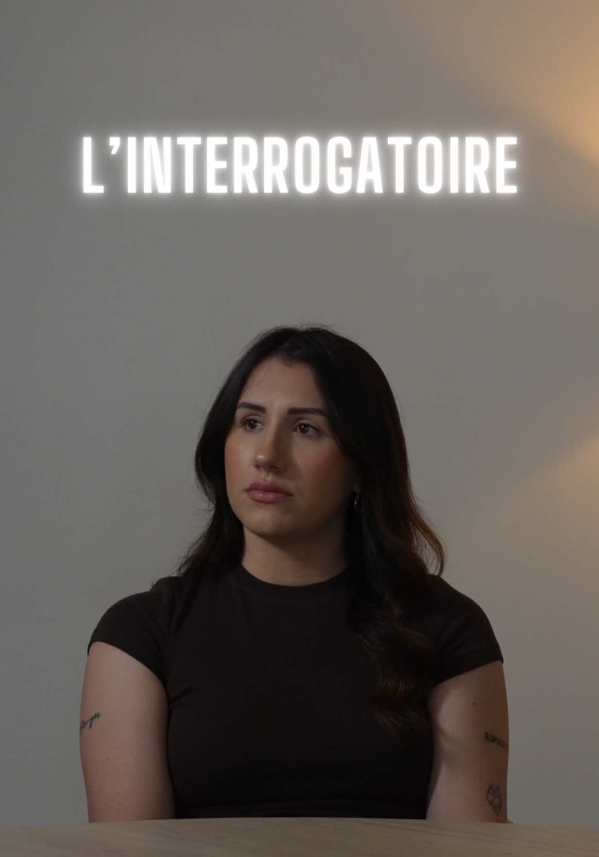 A post by @caroambrosini on TikTok caption: Acting : L’interrogatoire  Quand c’est un produit 3en1 évidemment que tout le monde va vous questionner @Garnier #garnierskincare  Voix off : @Valentin Vitti 