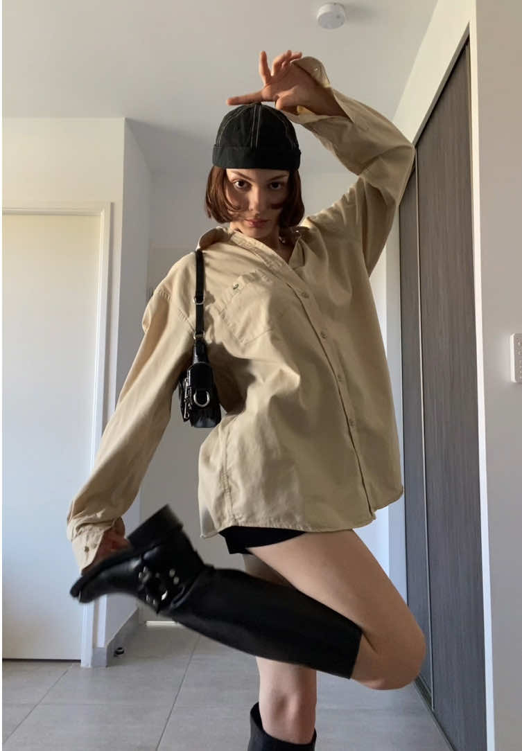 A post by @tesskrb on TikTok caption: fit check :D