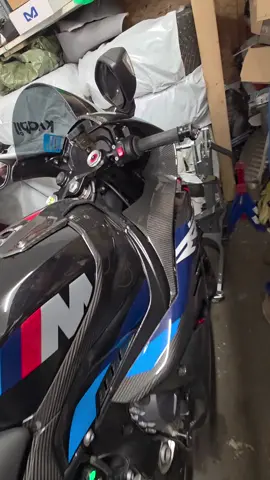 A post by @shadi___amg on TikTok caption: تكنولوجيا Technology  #أبو_السيارة_الزررركة  #shadi___amg #shadi_altaan #shadi_amg  #m1000rrcompetition #bmwmotorrad #bmwmotorsport #trending #تكنولوجيا #tiktok #viral @𝐒𝐇𝐀𝐃𝐈ᴬᴹᴳ @𝐒𝐇𝐀𝐃𝐈ᴬᴹᴳ @𝐒𝐇𝐀𝐃𝐈ᴬᴹᴳ 