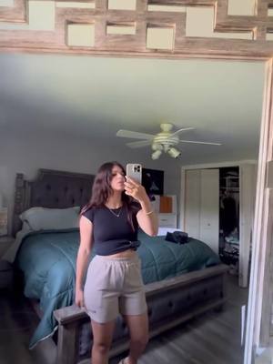 A post by @karleshion41 on TikTok caption: Me dolía mucho mi pie y me fui a checar y el resultado no era lo que esperaba 🥹 #Salud #CuidadoPersonal #Bienestar