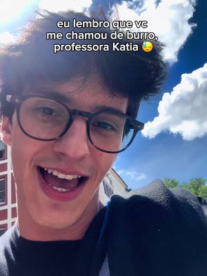 A post by @matheus_theodoro on TikTok caption: o mundo deu voltas professora katia… @PlayStation *publi ✌️