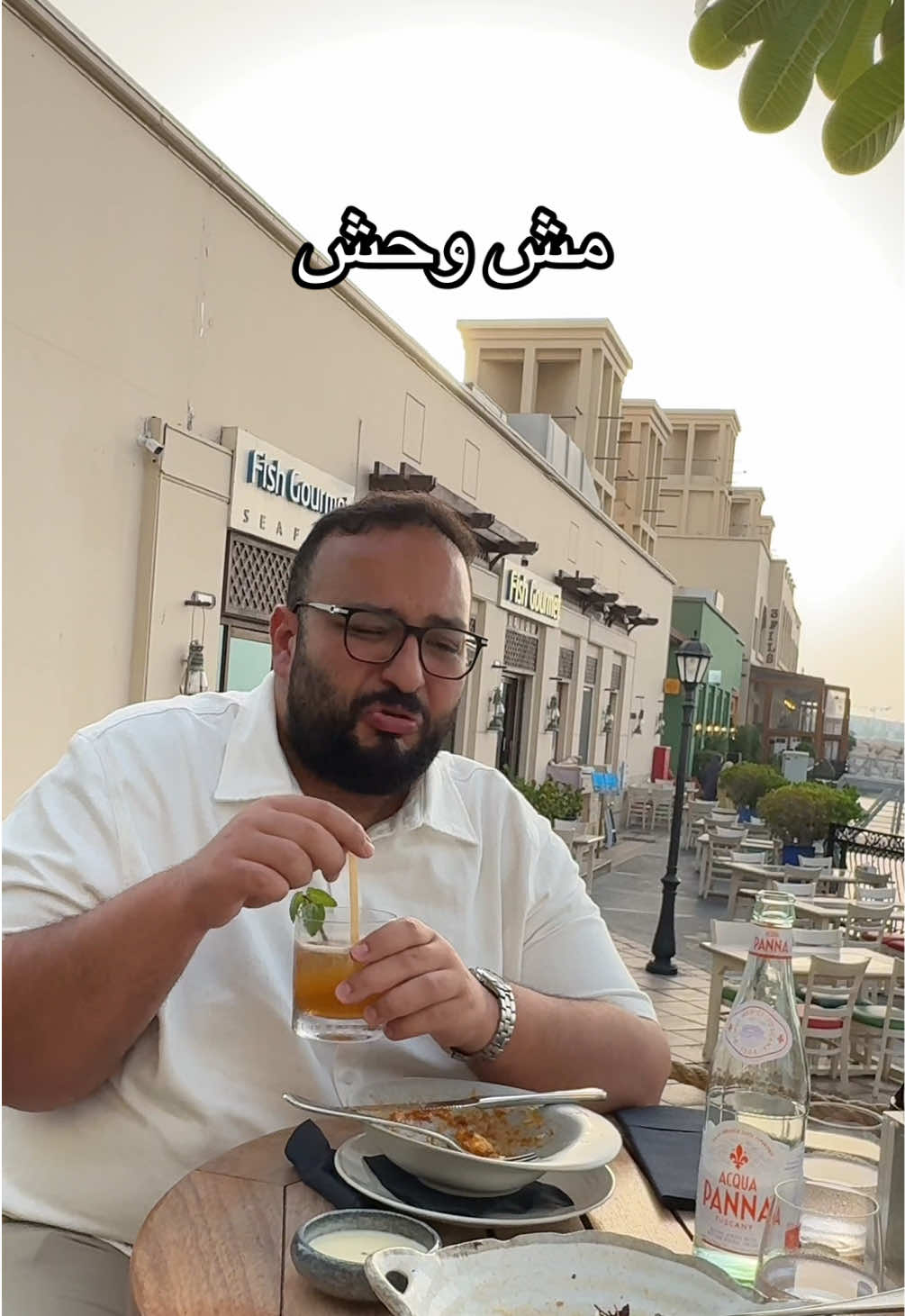 A post by @barbaryishere on TikTok caption: طب انا ليه عزمته؟ 🤦🏻‍♂️