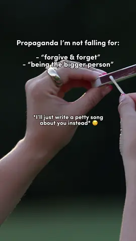 A post by @dreavasquezmusic on TikTok caption: He shoulda seen it coming #propaganda #fyp #lol #petty #countrymusic 