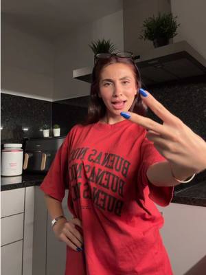 A post by @andreagarte on TikTok caption: Hoy yo salgo con cualquiera 🎶