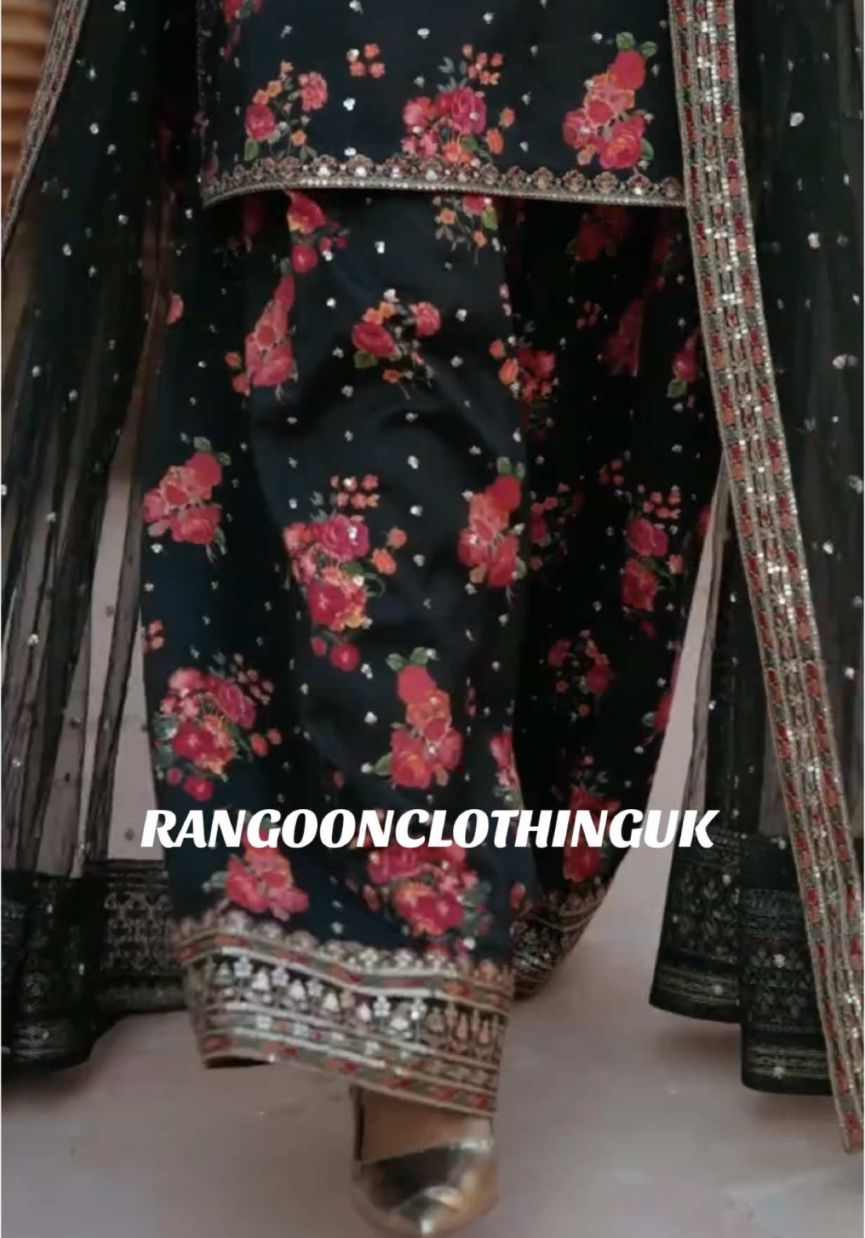 A post by @rangoonclothinguk on TikTok caption: Rangoonclothinguk #rangoonclothinguk #indianwedding #indiantiktok #pakistanifashion #pakistani_tik_tok #fyp #foryoupage❤️❤️ #pakistaniwedding #newcollections #desiweddingvibes 