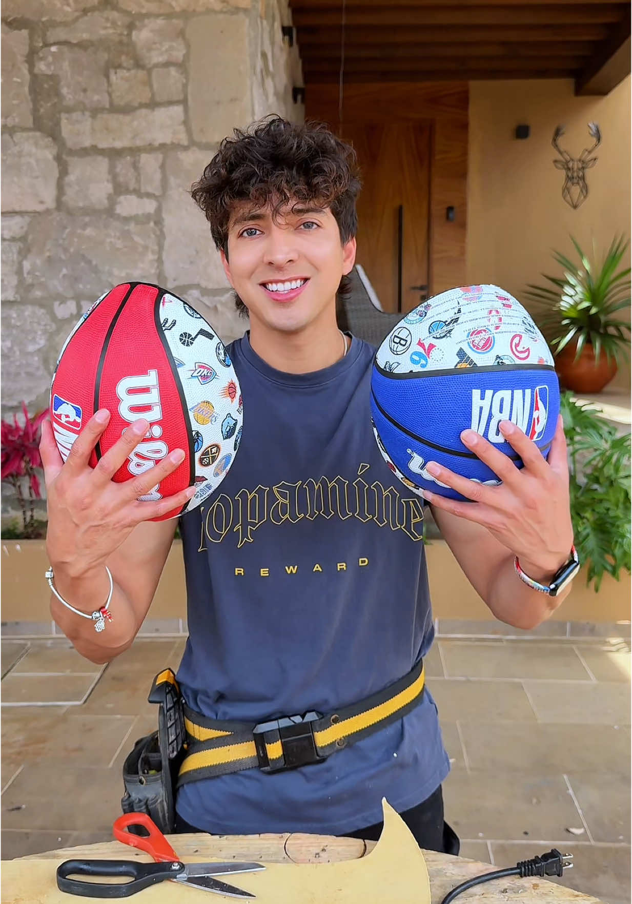 A post by @cainguzman on TikTok caption: Hoy construí  una repisa con un balón de básquetbol! 🏀 #diy #comedia #fpy #viernes 