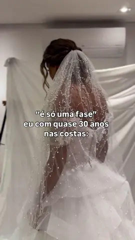 A post by @leuriscleia on TikTok caption: lovatic desde os 13 anos de idade 🥹🤍