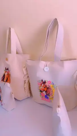 A post by @bodysamuka on TikTok caption: #sewwithkorpo #viral #totebag #creatorsearchinsights #totebag 