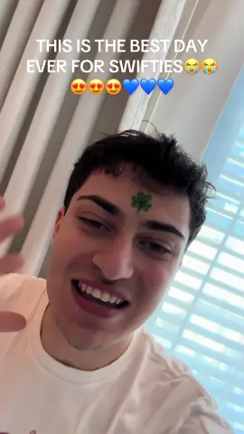 A post by @harrylovespandas on TikTok caption: IM SO HAPPY #taylorswift #swifties #taylorsversion @harry daniels 