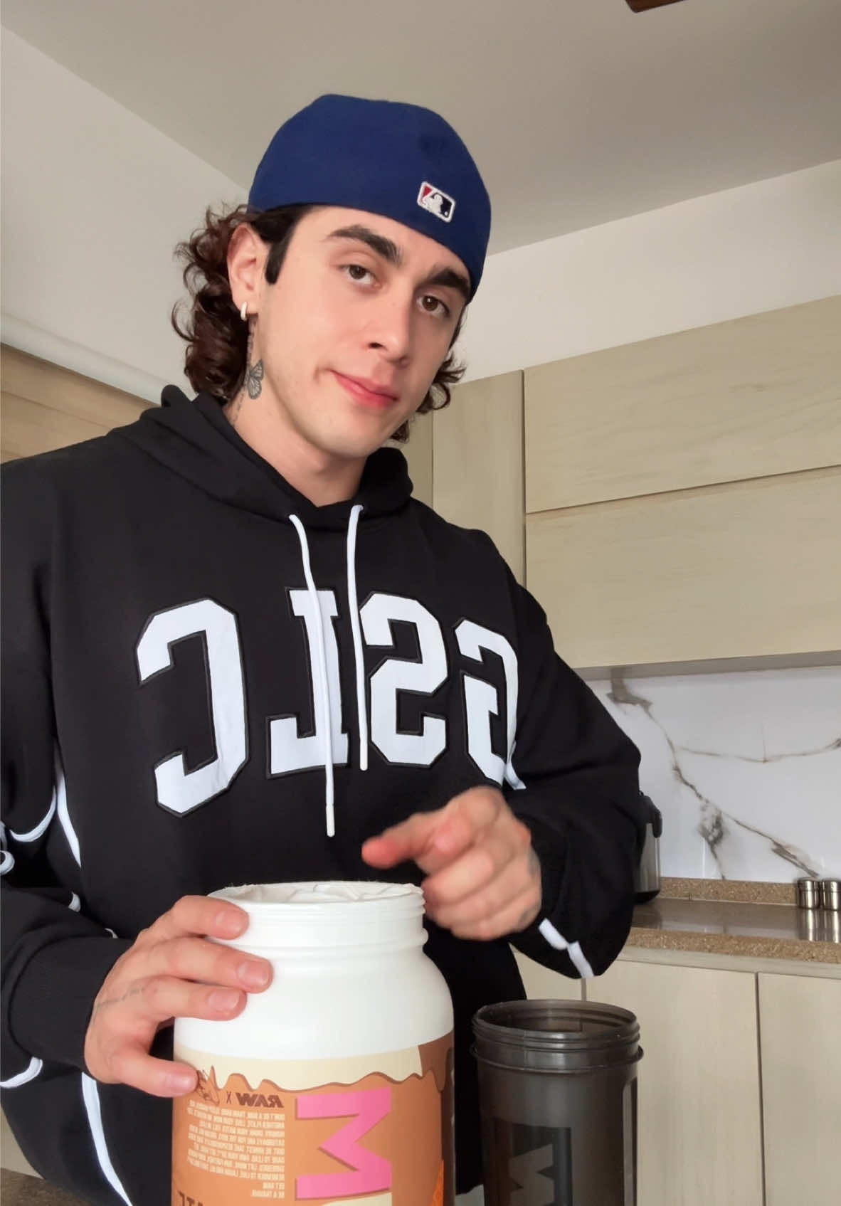 A post by @carlosbelcast on TikTok caption: Sabías eso?  @getrawnutrition / Codigo: BELCAST