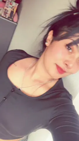 A post by @tharu2001__ on TikTok caption: හීන දකින්න  හැබෑ වෙනකන් ළමයෝ😍🔮✨🧿@🔥🥷 𝐂 𝐇 𝐀 𝐌 𝐈 𝐘 𝐀 🥷🔥 #foryoupage #viral #trending #viralvideo #srilankan_tik_tok🇱🇰 #pyf #srilanka #foryoupageofficiall #fypage 