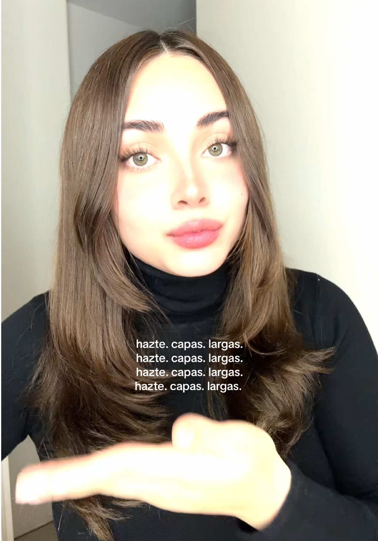 A post by @mariankrawstor on TikTok caption: y eso que ni le hice blow out pero cuando lo peino 🤌🏻🤌🏻🤌🏻🤌🏻 el mejor corte de pelo ooooo me encanta 