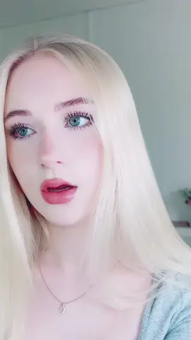 A post by @annabelxhughes on TikTok caption: #dejavu 