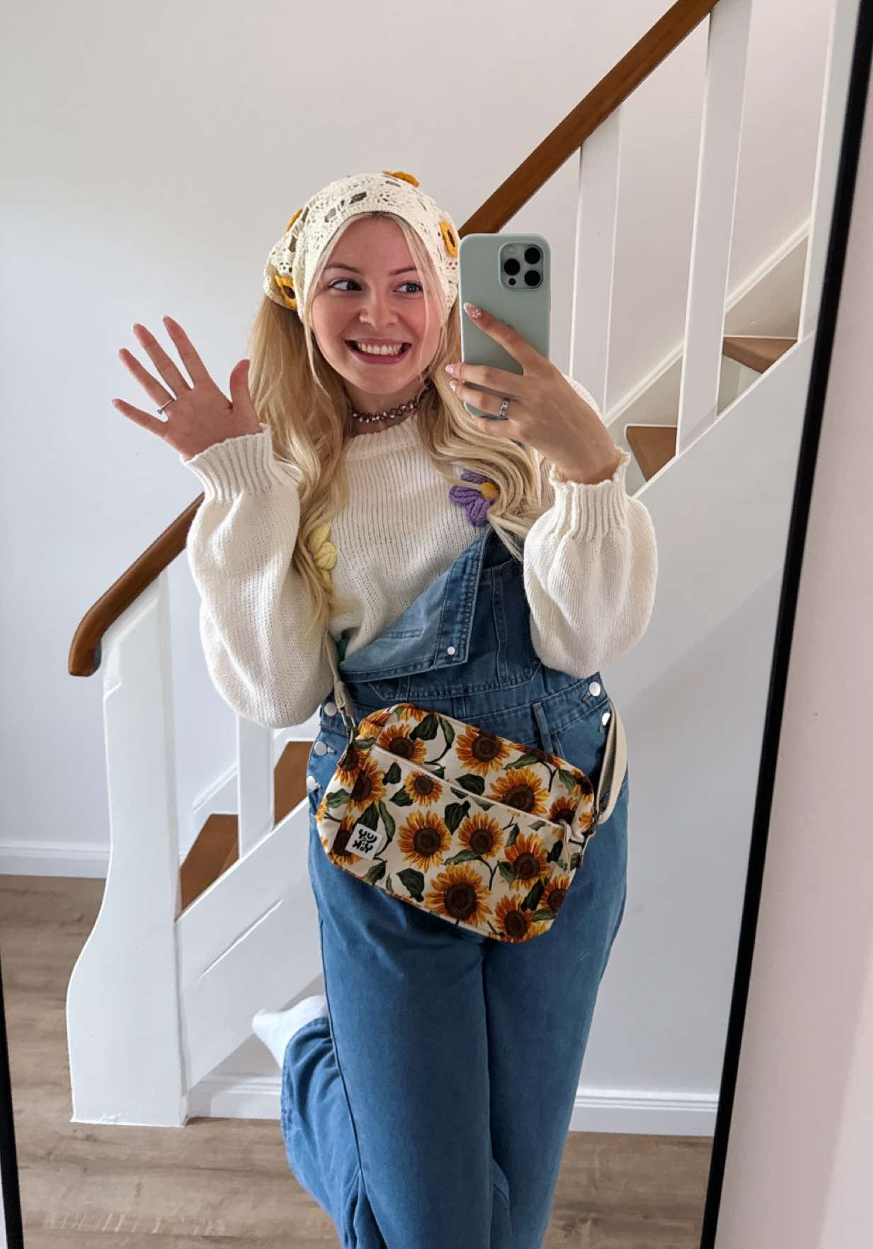 A post by @chaospony_ on TikTok caption: Mach das Leben einfach bunter! 🌻 Ein sehr privates Video über meine Gedanken und Gefühle. Es wird Zeit, das ich endlich etwas änder! ✨ Instagram: Chaospony 📍 #asmrjanina #fyp #fypage #fürdich #equestrianlife #fy #trendiing #viralvideo #horsesoftiktok #fohlen #foryoupage #vlog #fohlenabc #