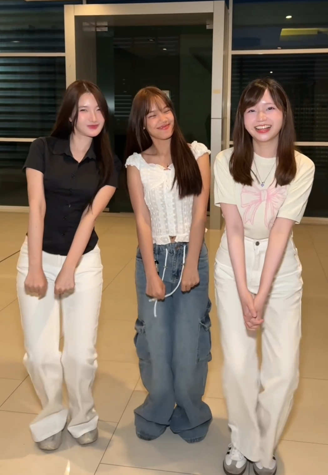 A post by @ccreamlike on TikTok caption: โฮว โว โว้ววว 