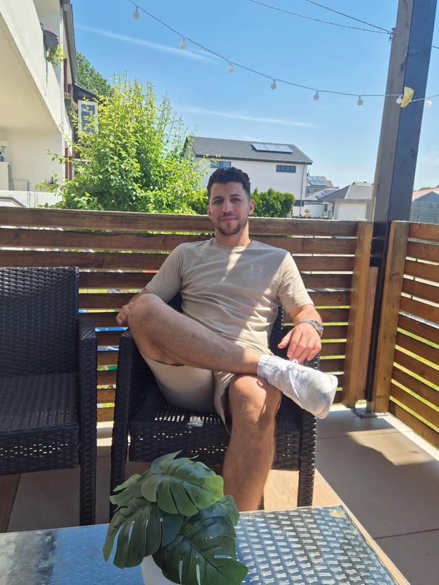 A post by @nauwzad on TikTok caption: #خلوجلوكوميدي #كوردستان 