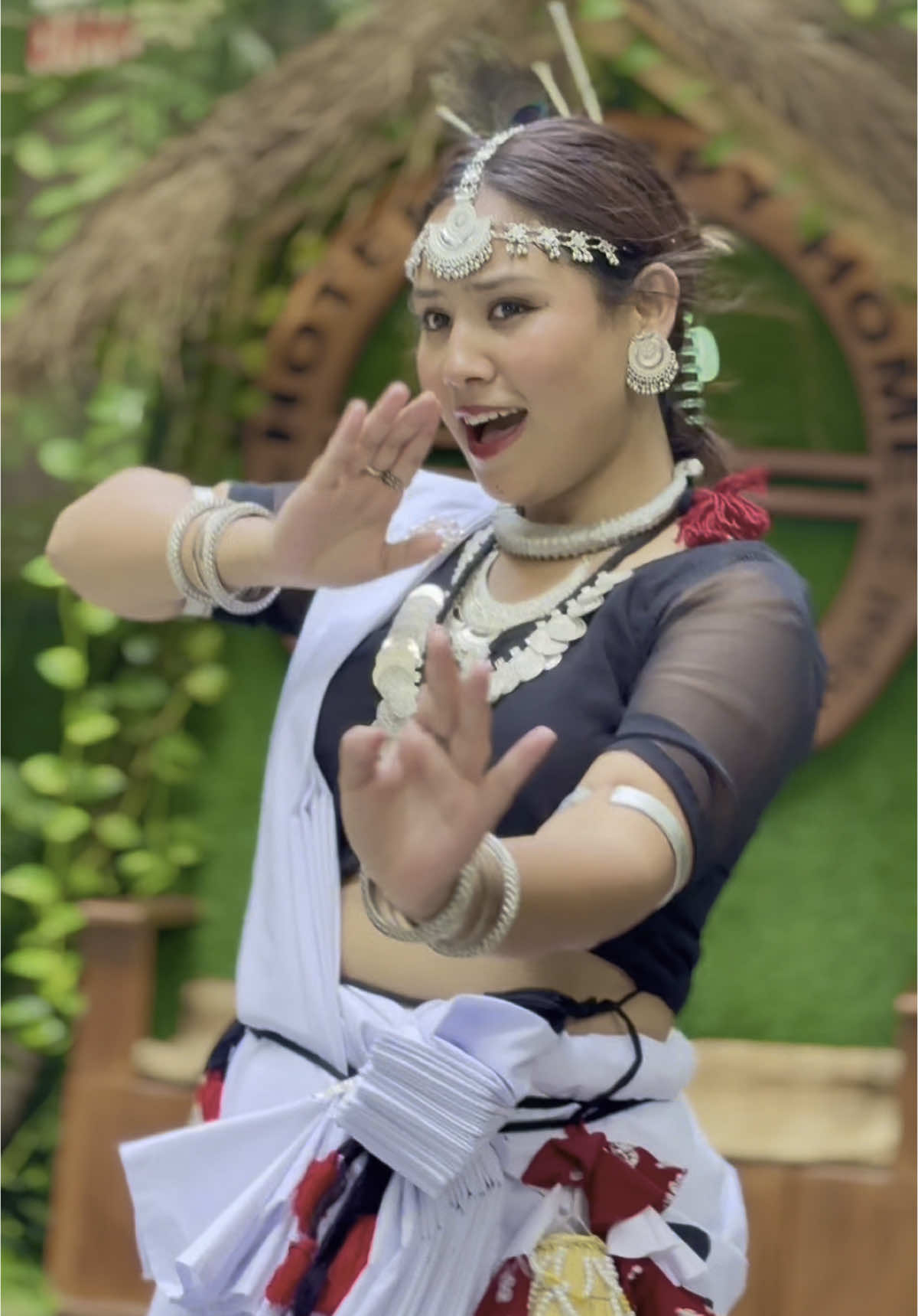 A post by @sushmashrestha610 on TikTok caption: Hui nu prem diwani mai😍xaila kaha bato😃#sushmafam🌍 #tiktoknepal #hey🙈🙊❤️ #trending #tharusong #viral #idonotchaseiattractmoreopportunities🧿 #tharulovesong 