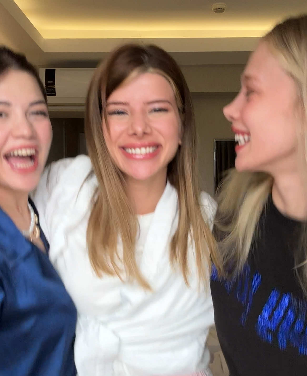 A post by @merveyalcin on TikTok caption: Eeee eeeee 💃🏻 