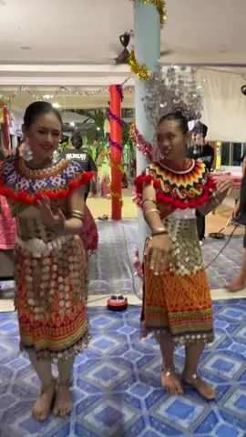 A post by @babyshimaofficial on TikTok caption: Gayu Guru Gerai Nyamai.. selamat ari gawai😘😘 Belajar ngajat dulu untuk gawai ini hihi🥰 Kuching jumpa kamek 1jun di stadium kuching❤️ #babyshima #mayaharigawai #fyp #gawai #gawai2025 