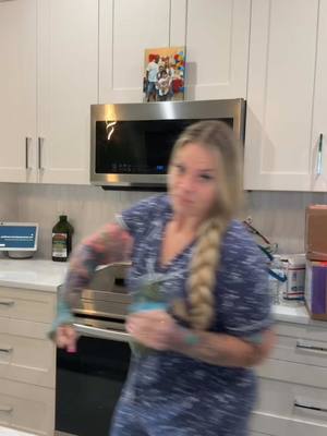 A post by @itsmamacookie on TikTok caption: Replying to @Heidi Hier let’s try it together🖤🥰👀😂😂  ##fyp##nunezfamilyrealitytv##nunezfamilyof4##mamacookie##spotlight##bloompartner@@Bloom Nutrition