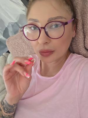 A post by @_ksysha_00 on TikTok caption: те самые сайты, те самые знакомства, в основном- один и тот же результат ☝️