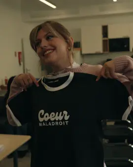 A post by @marinedmusique on TikTok caption: j’aime trop les t-shirts de l’album 😍 ils sont dispos sur le site avec l’album en précommande 🫣 j’ai hâte 🫶🏼
