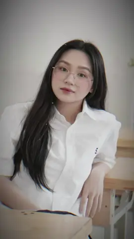 A post by @dangthuhaf on TikTok caption: Vai nào cũng chơi #dangthuhaf #dangthuha #schannel 