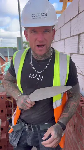 A post by @iicollisonii on TikTok caption: How to lay a thousand bricks a day with ease 🧱🧱 #bricklaying #bricklayer #brickwork #trowellife #pricework 