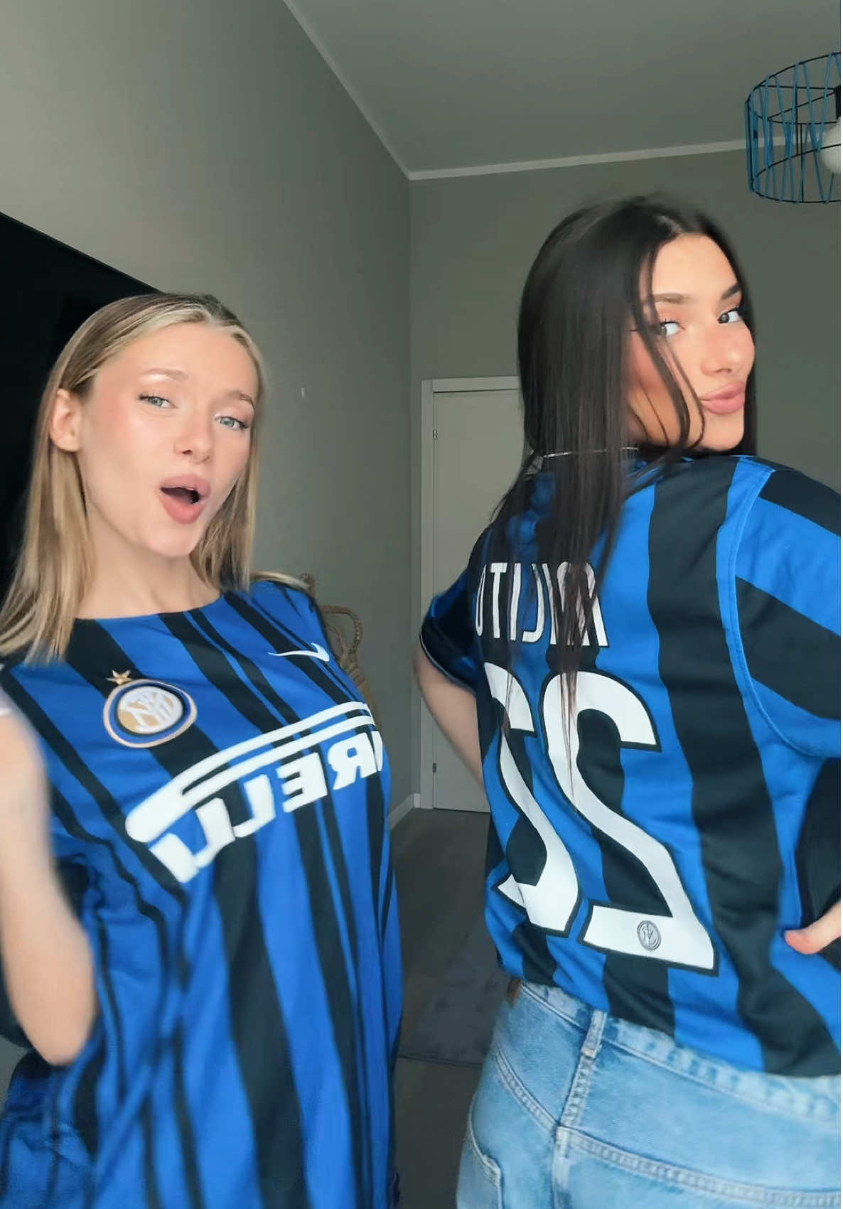 A post by @brisida on TikTok caption: PAZZA @Inter AMALA 🖤💙