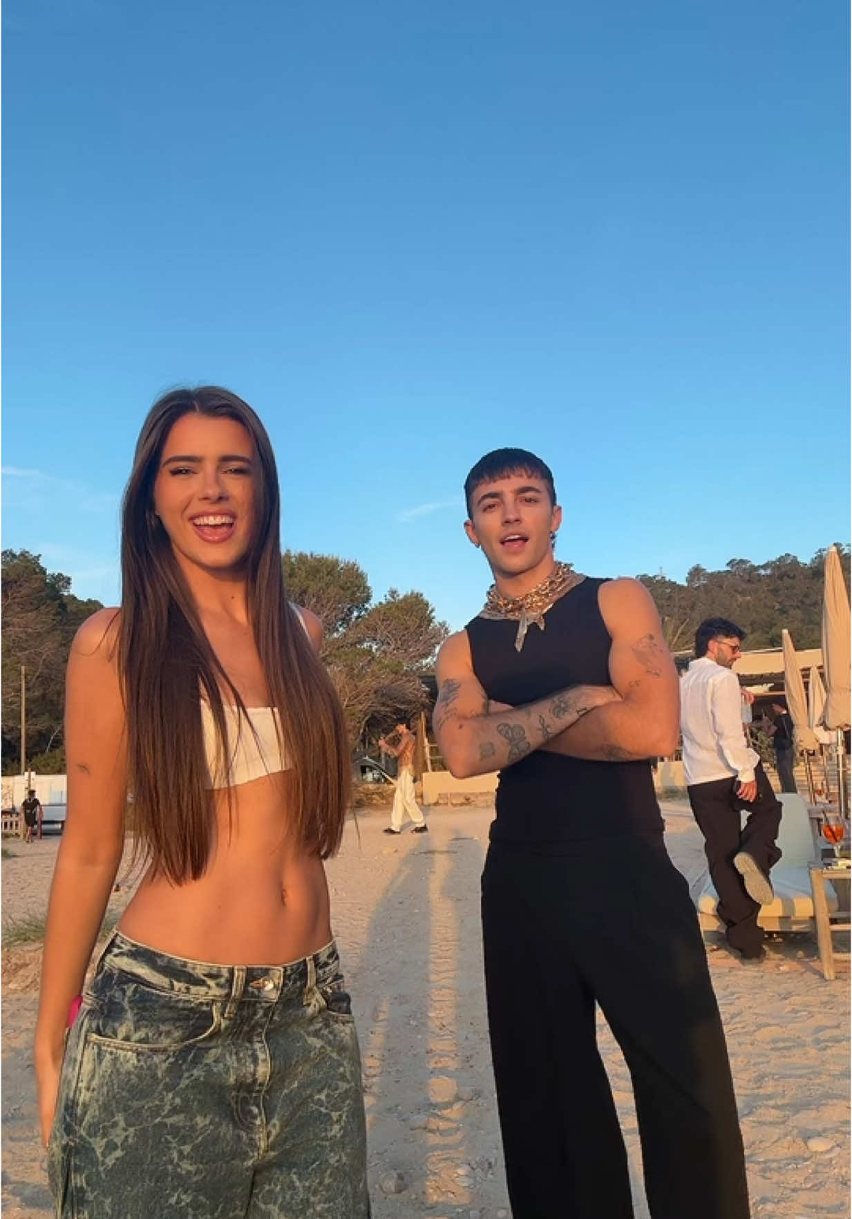 A post by @samuellopez_ on TikTok caption: con la mas bonita @Mar Lucas 🤍 @rabanne 