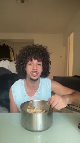 A post by @chamseddinee on TikTok caption: J aimerai trop vous parler normalement 😭😭 je suis brider lol