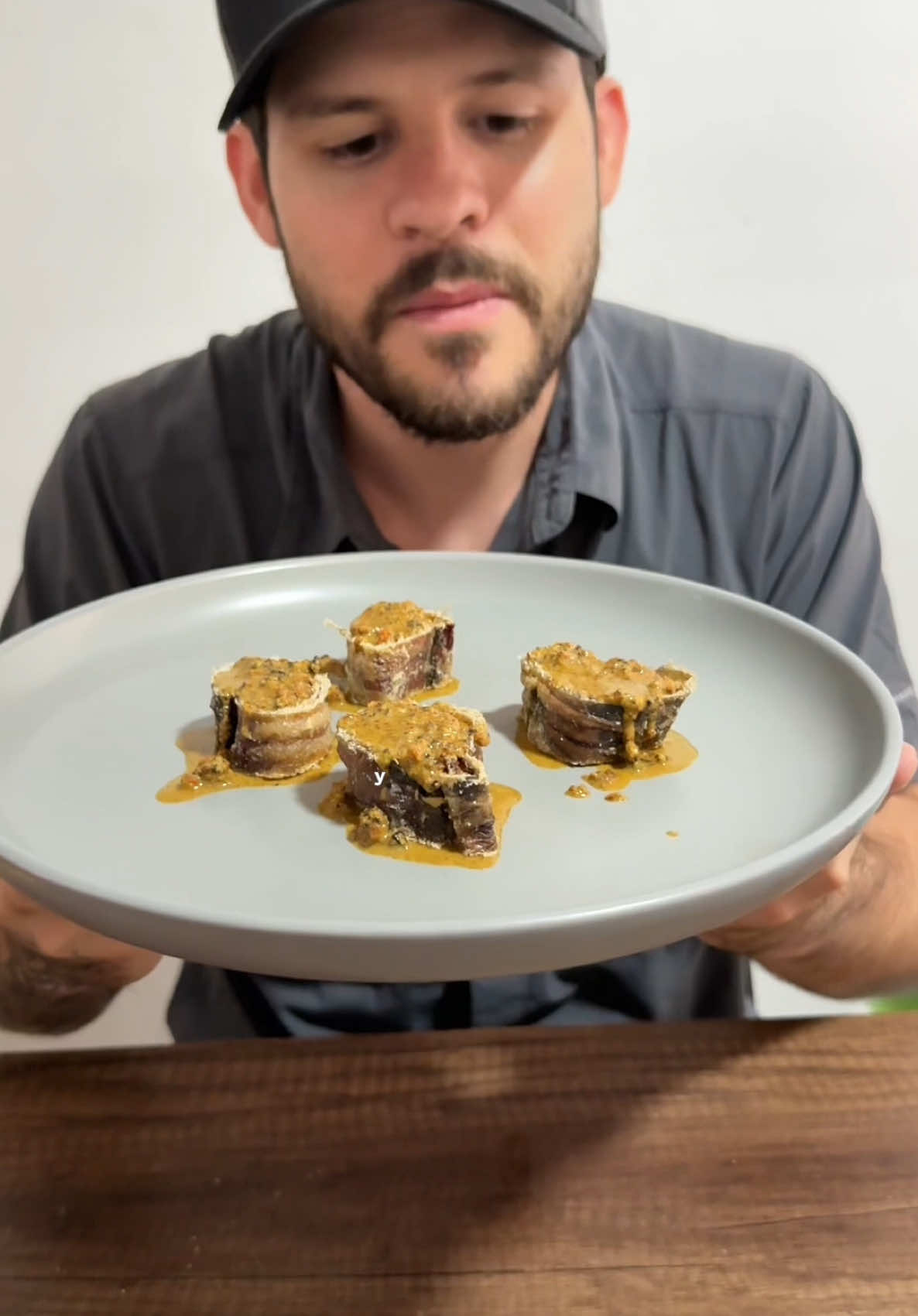 A post by @chemanimals on TikTok caption: Un premio para perros con mucha proteina