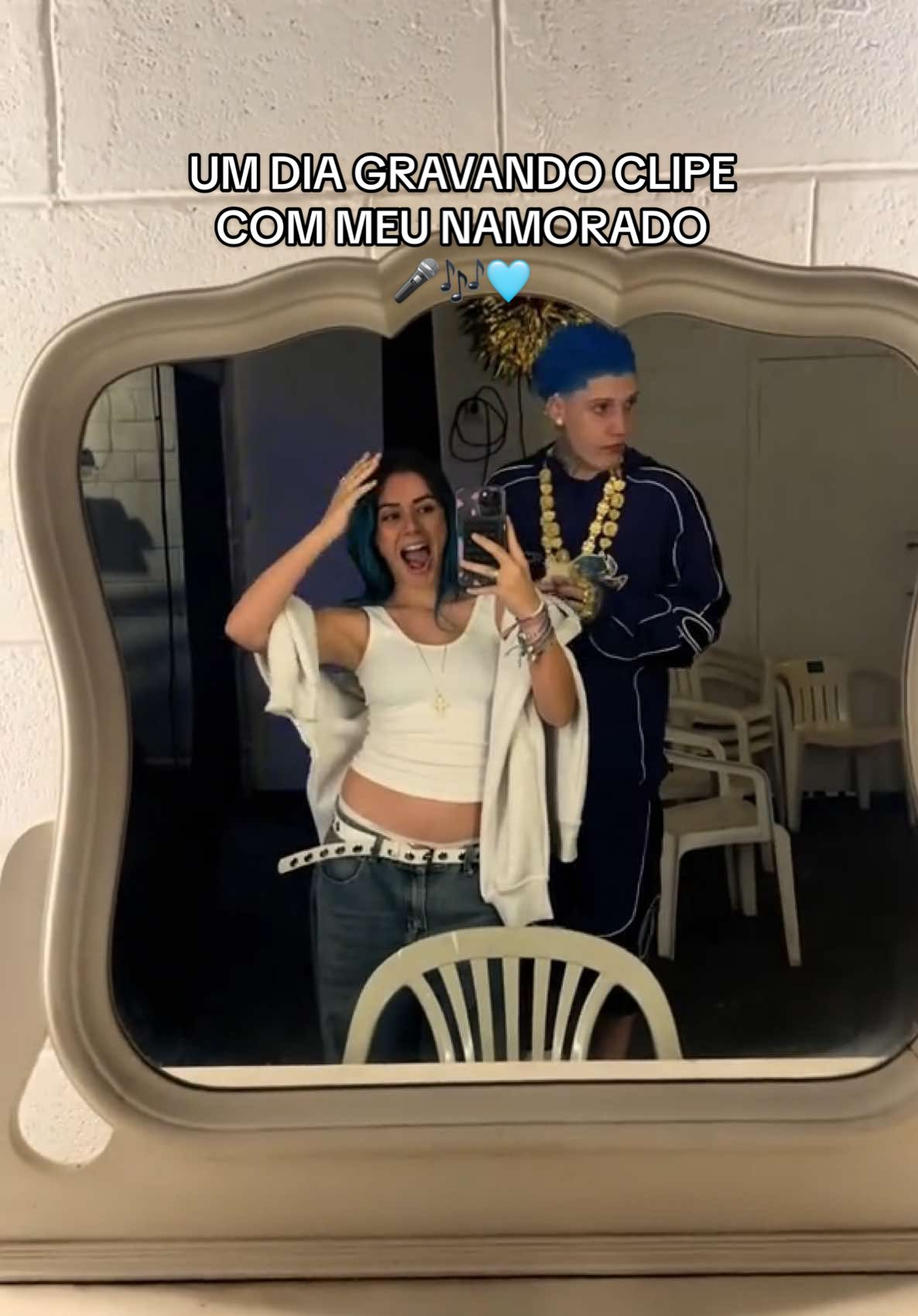 A post by @jullymolinna on TikTok caption: TOC COM CABELO VEM DE FABRICA????? 🗣️😂 @WesleyGonzaga  #clips #zefelipe #linhadefrente #Vlog 