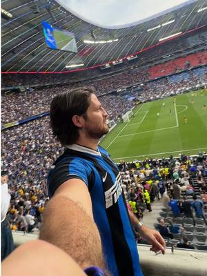 A post by @edvilard on TikTok caption: Nunca te acabes fútbol!! :) @PepsiCo México  . #pepsi #pepsikickoffshow  #ChampionsLeague #futbol⚽️ #nochesmagicas #soccertiktok #inter #milan #psg #internazionale #paris #italy #france #loveofmylife #amazing #fyp 