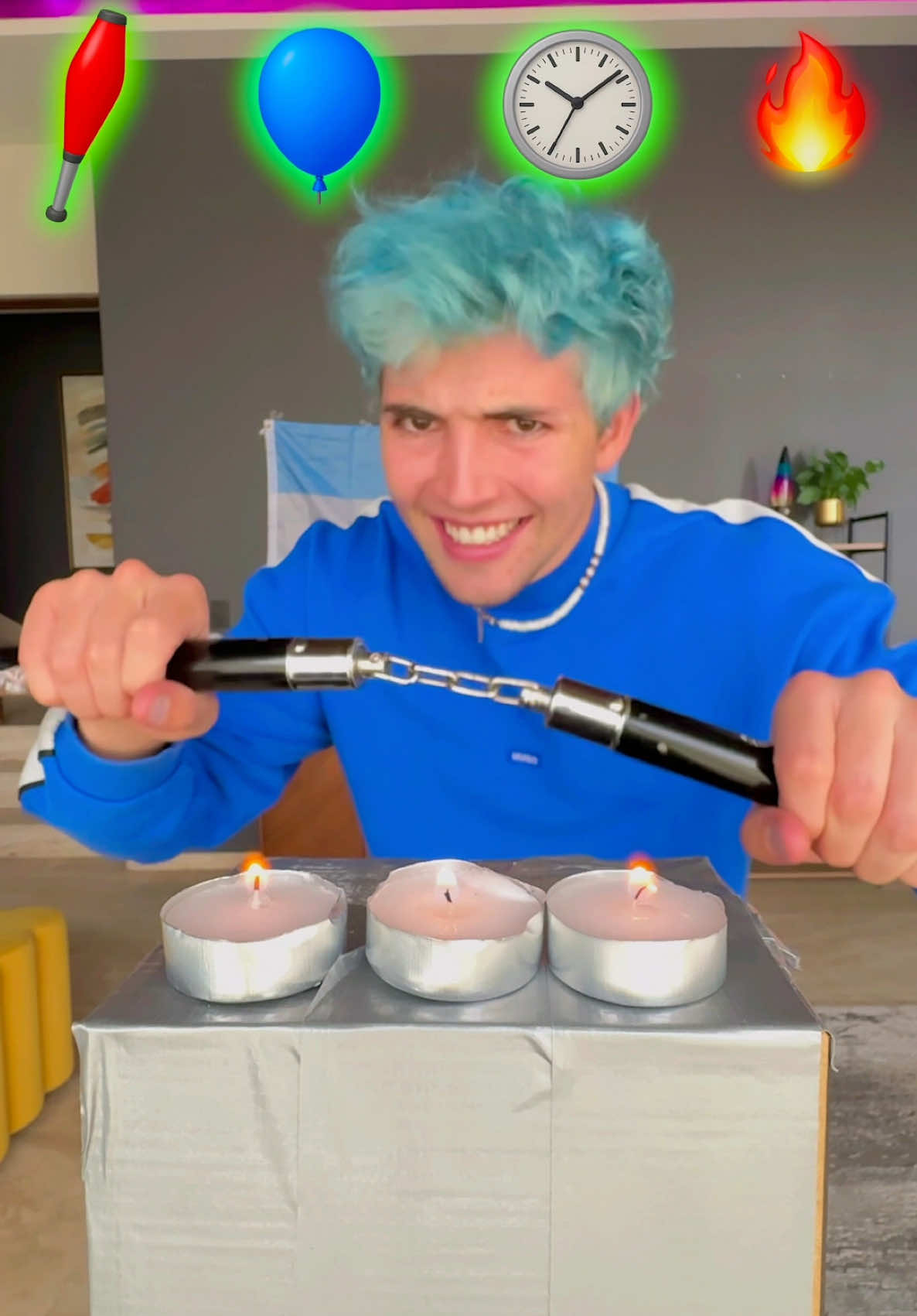 A post by @mariano_razo on TikTok caption: Comenten diferentes emojis🔥🤡⏰🎈