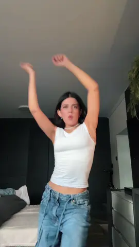 A post by @tatiifernandez._ on TikTok caption: Yo la menos exagerada.. 