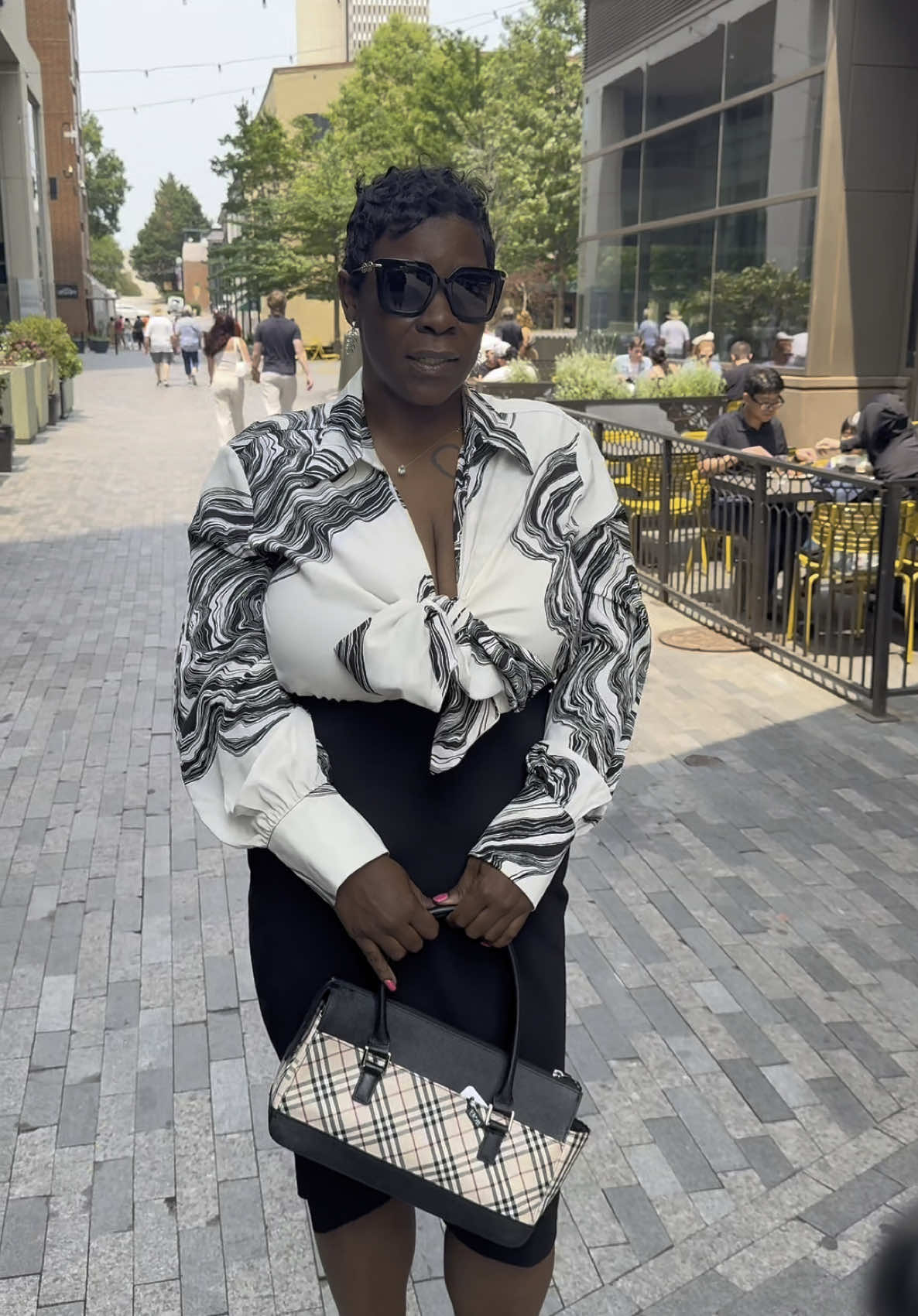 A post by @b1gbutlerr on TikTok caption: Worry about this WALK! 