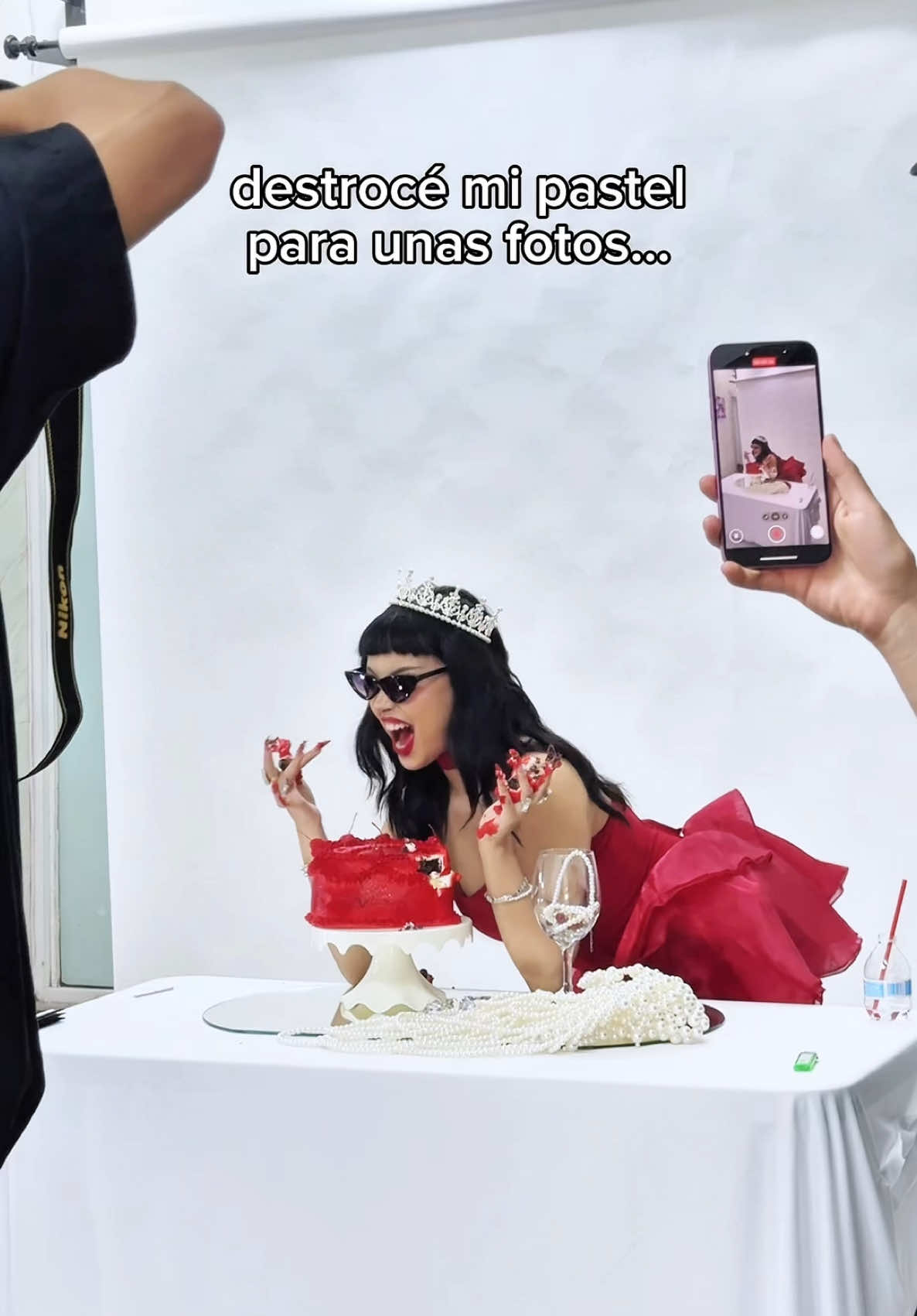 A post by @abigelic on TikTok caption: mis fotos de cumpleaños>>> #creatorsearchinsights 