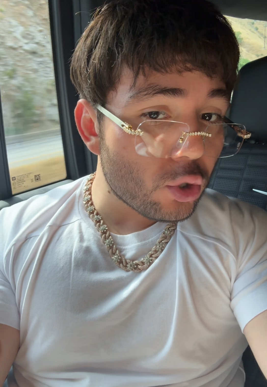 A post by @titodoublep on TikTok caption: Tú siente el efecto, Yo te hago el amor 👹🖤