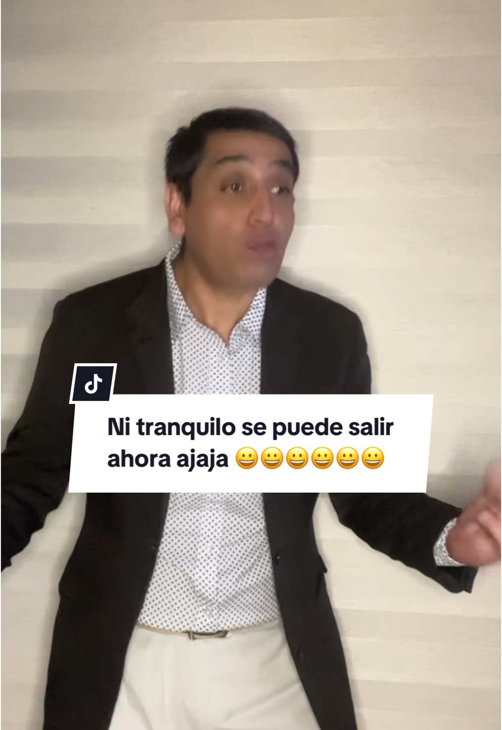 A post by @pablopapuchontv on TikTok caption: Ni tranquilo se puede salir ahora ajaja #humor#contenido #paratiiiiiiiiiiiiiiiiiiiiiiiiiiiiiii  @Morena @Golden Maru  🪞🪷🌜 @mechis @Sureña 🍀🇨🇱 ❤️🕊️Gabyta❤️ @MAMÁ CUIDADORA🇨🇱 @... @Andrea Loyola @anitamir05🍏🤘 @JENNY GUIROLA @verónica  ♑️🌷🌷 @Verónica @Maguita♥️ @Fanely López✨🇵🇪🫶 @Marleni Vilca @🌻🅽🅰🅳🅸🅰🌻 @𝐉𝐀𝐈𝐌𝐄 𝐋𝐎𝐘𝐎𝐋𝐀 𝐂. @Mapy ♏️🤍✨️ @inga @La Chela Aguilera Du @Cecilia barahona 37 @LEONA MONTOYA @YADIRA @AnitaLopz @Andre17 @🌜Mario y Melanny🧜‍♀️ @marielita👑🇲🇽❤️ @Erykha Bell❤️❤️ @💙🇨🇱Zule 🇪🇸 @sabor cubano 🇨🇺🇨🇱 @_.afro._  